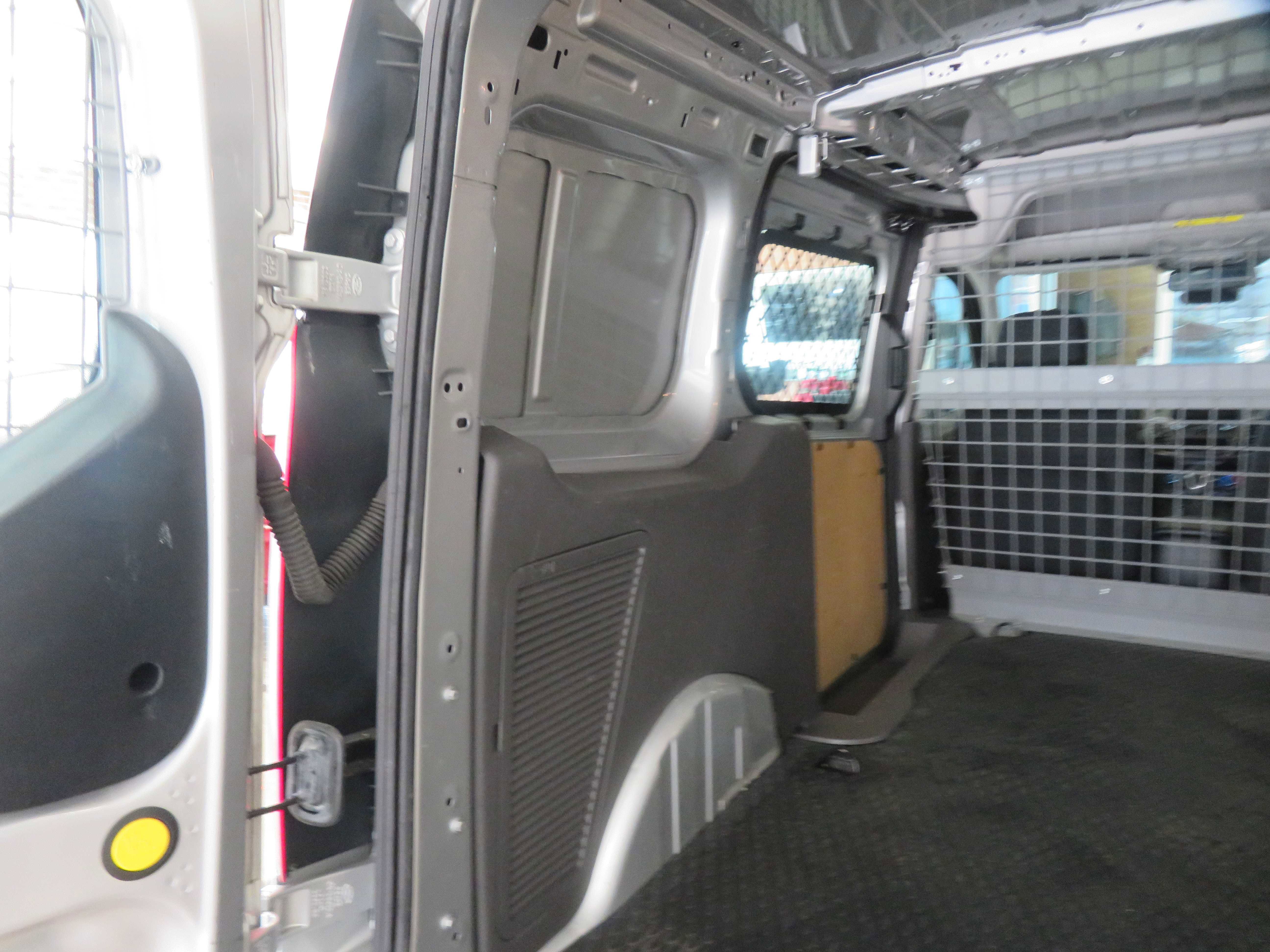 Used 2022 Ford Transit Connect XLT image 23