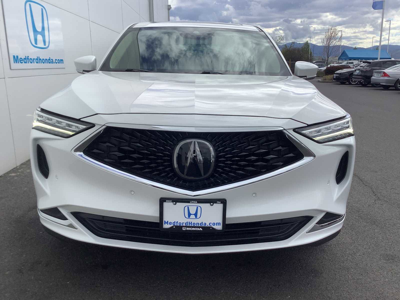 Used 2024 Acura MDX SH-AWD w/ Technology Package image 9