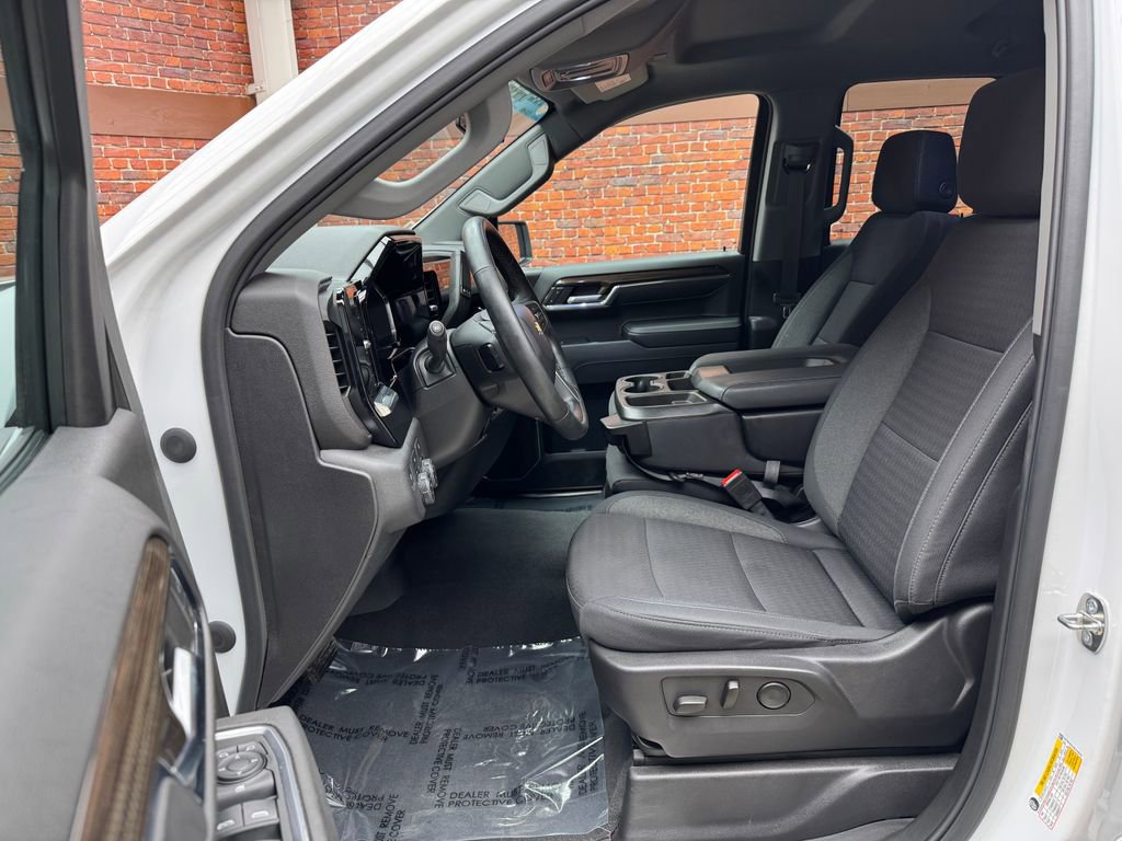 Used 2024 Chevrolet Silverado 1500 LT image 23