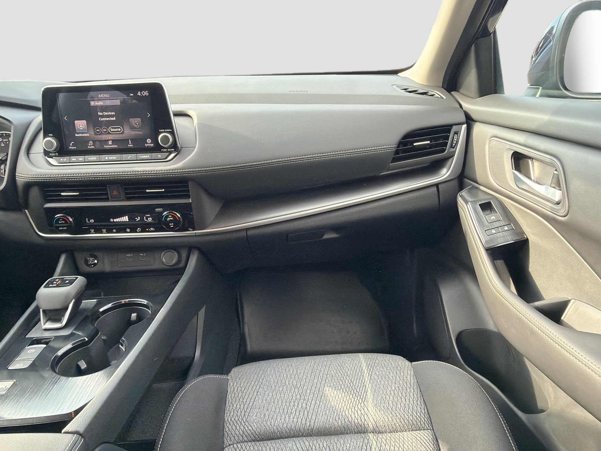 Used 2026 Nissan Rogue SV image 17