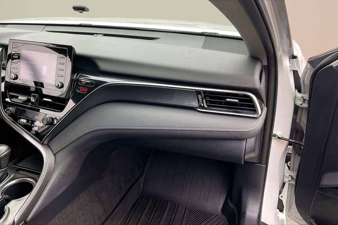 Used 2023 Toyota Camry SE image 20