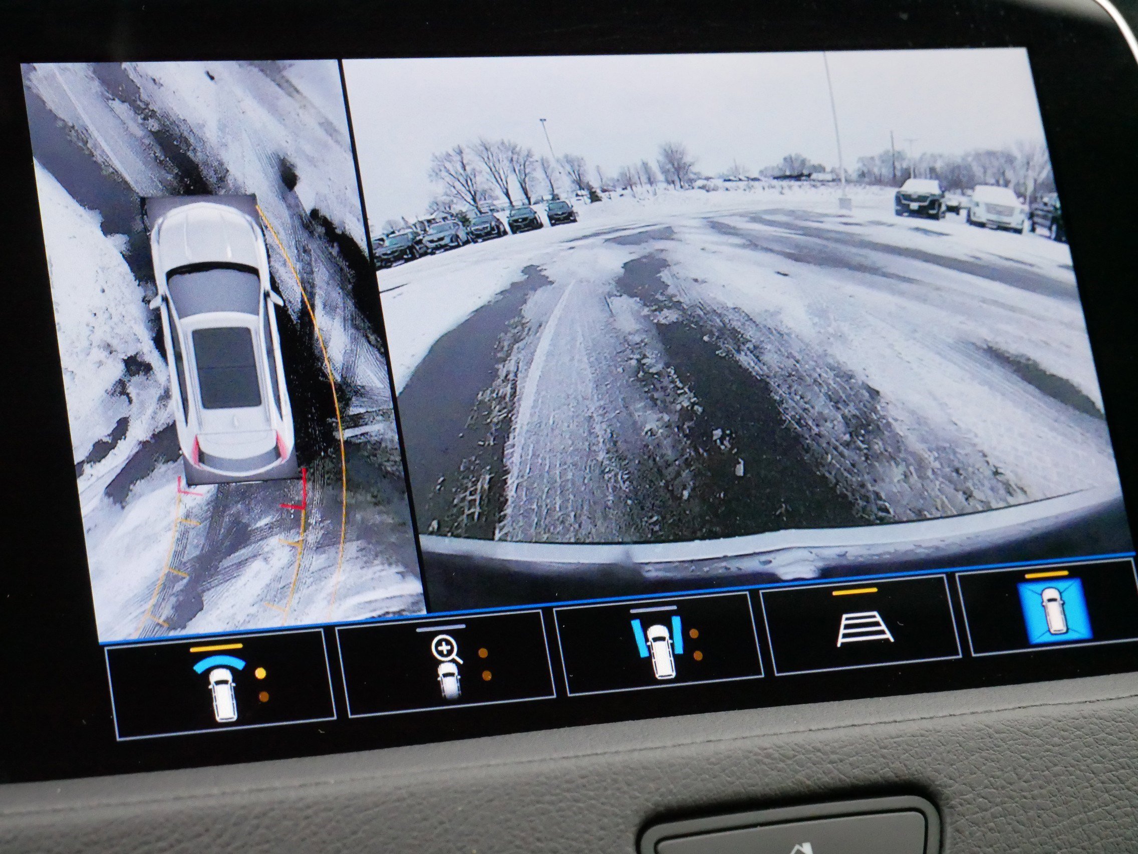 Certified 2022 Cadillac XT4 Premium Luxury w/ Technology Package image 37