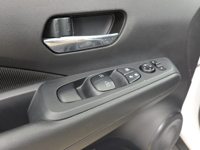 Used 2024 Nissan Kicks SV FWD image 27