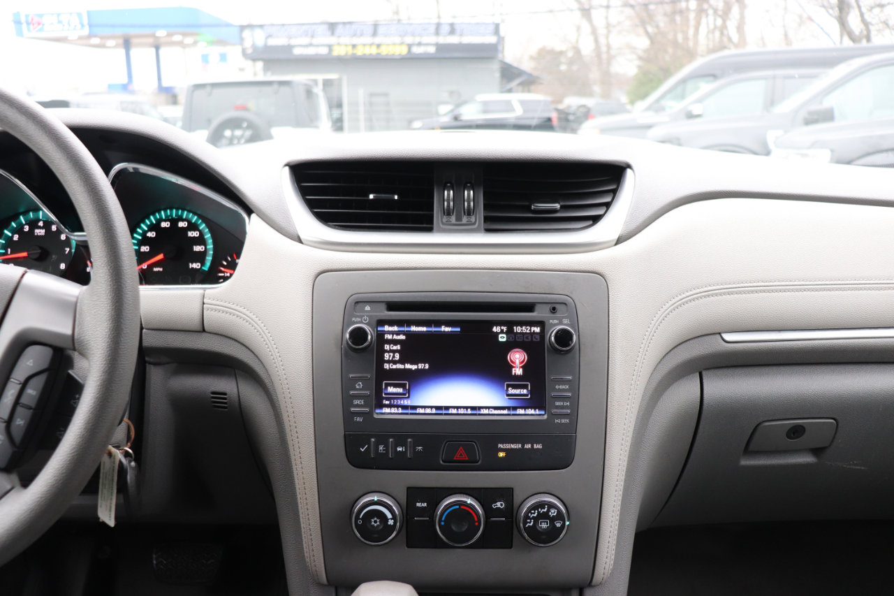 Used 2017 Chevrolet Traverse LS image 20