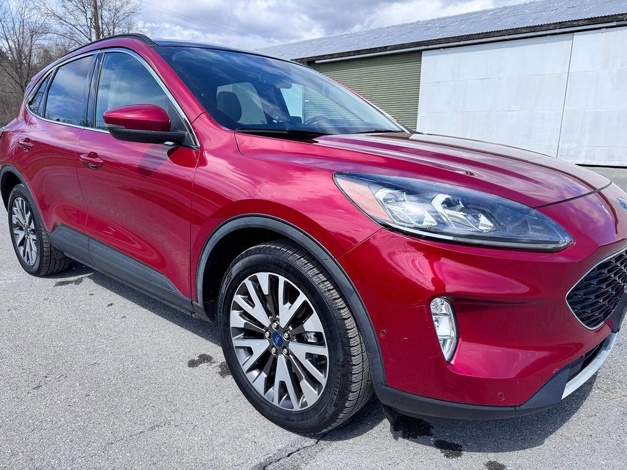 Used 2020 Ford Escape Titanium image 1