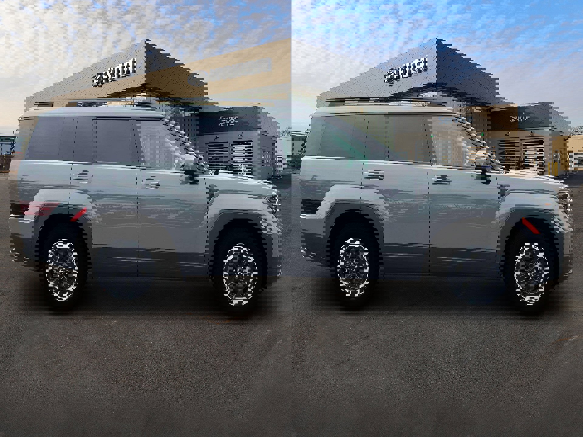 Used 2025 Hyundai Santa Fe SEL image 9