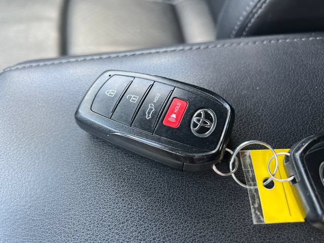 Used 2023 Toyota Venza Limited AWD/4WD image 30