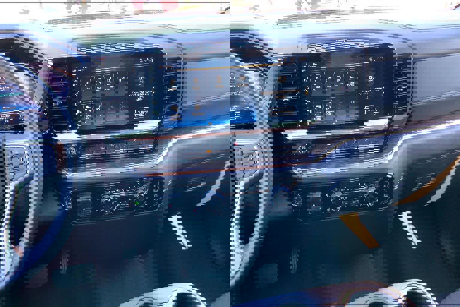 Used 2024 Chevrolet Silverado 1500 LT w/ Z71 Off-Road Package image 6