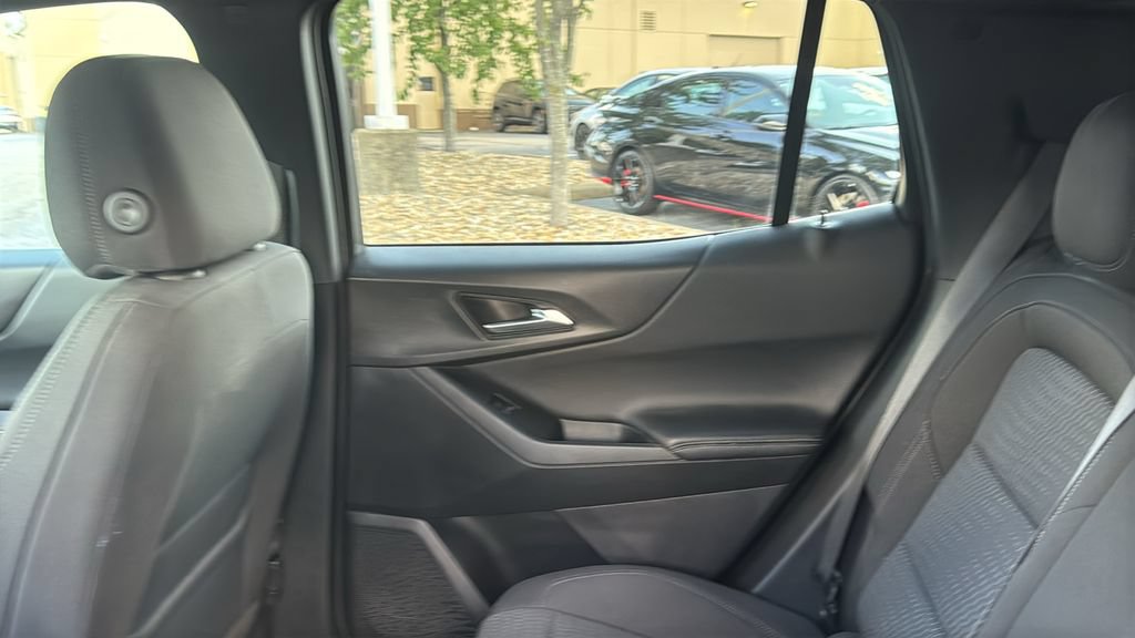 Used 2026 Chevrolet Equinox LT FWD image 28