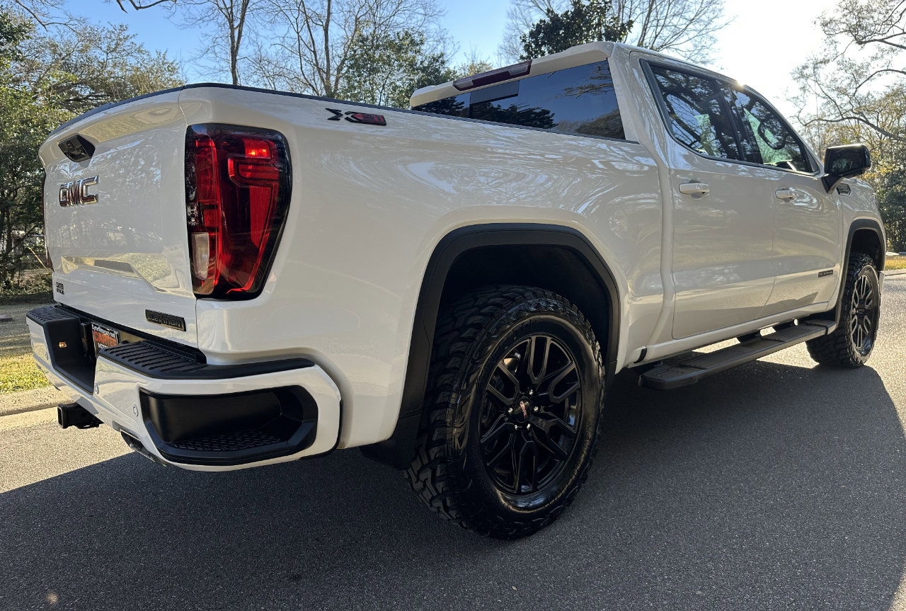 Used 2024 GMC Sierra 1500 Elevation w/ Elevation Premium Package image 5
