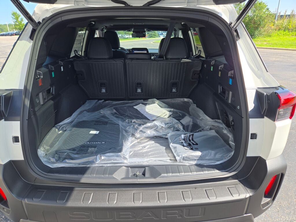 New 2026 Subaru Outback Touring AWD/4WD image 15
