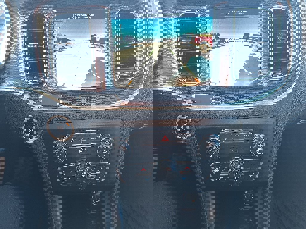 Used 2016 Dodge Charger SXT w/ AWD Plus Group image 11