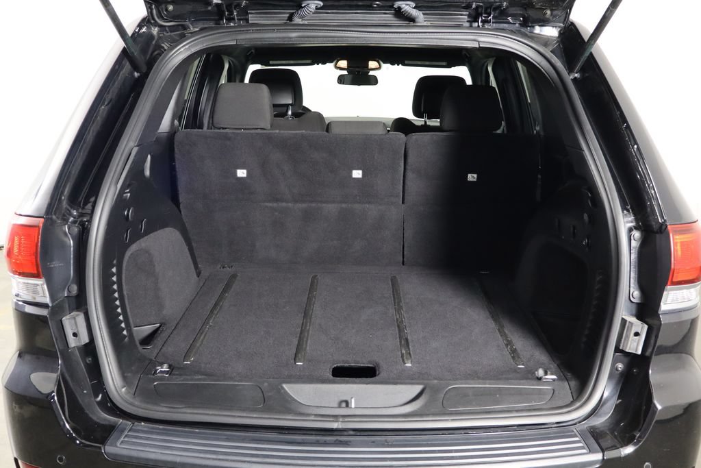 Used 2020 Jeep Grand Cherokee Laredo AWD/4WD image 17