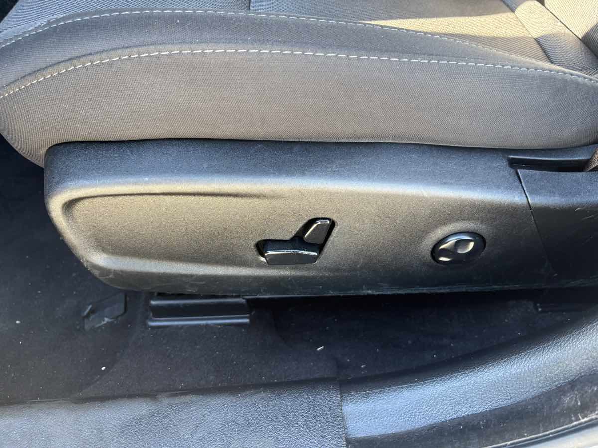 Used 2019 Dodge Charger SXT image 15