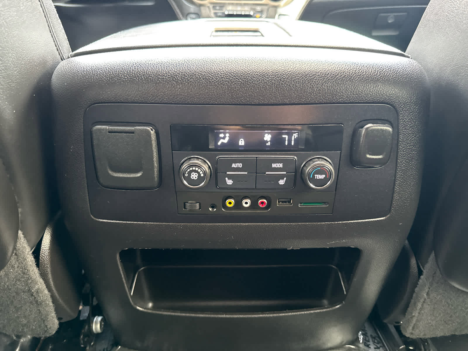 Used 2016 GMC Yukon Denali w/ Open Road Package AWD/4WD image 16