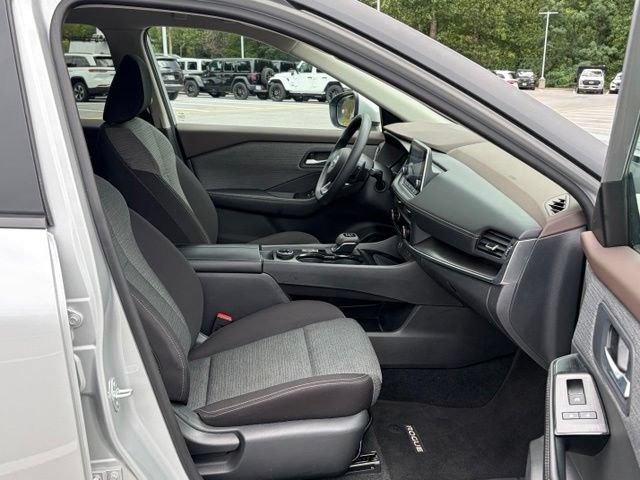 Used 2023 Nissan Rogue SV AWD/4WD image 28