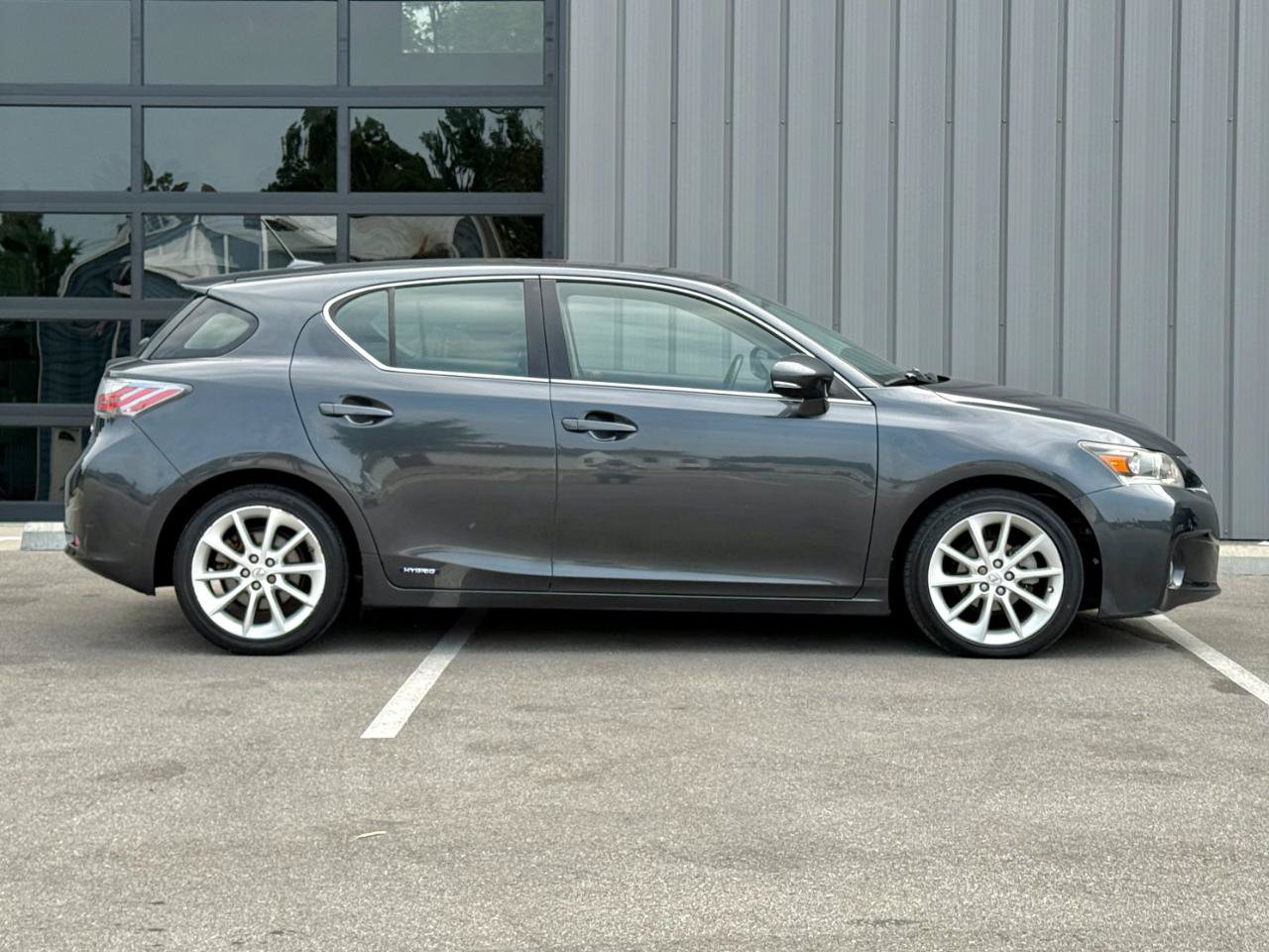 Used 2011 Lexus CT 200h Premium FWD image 4