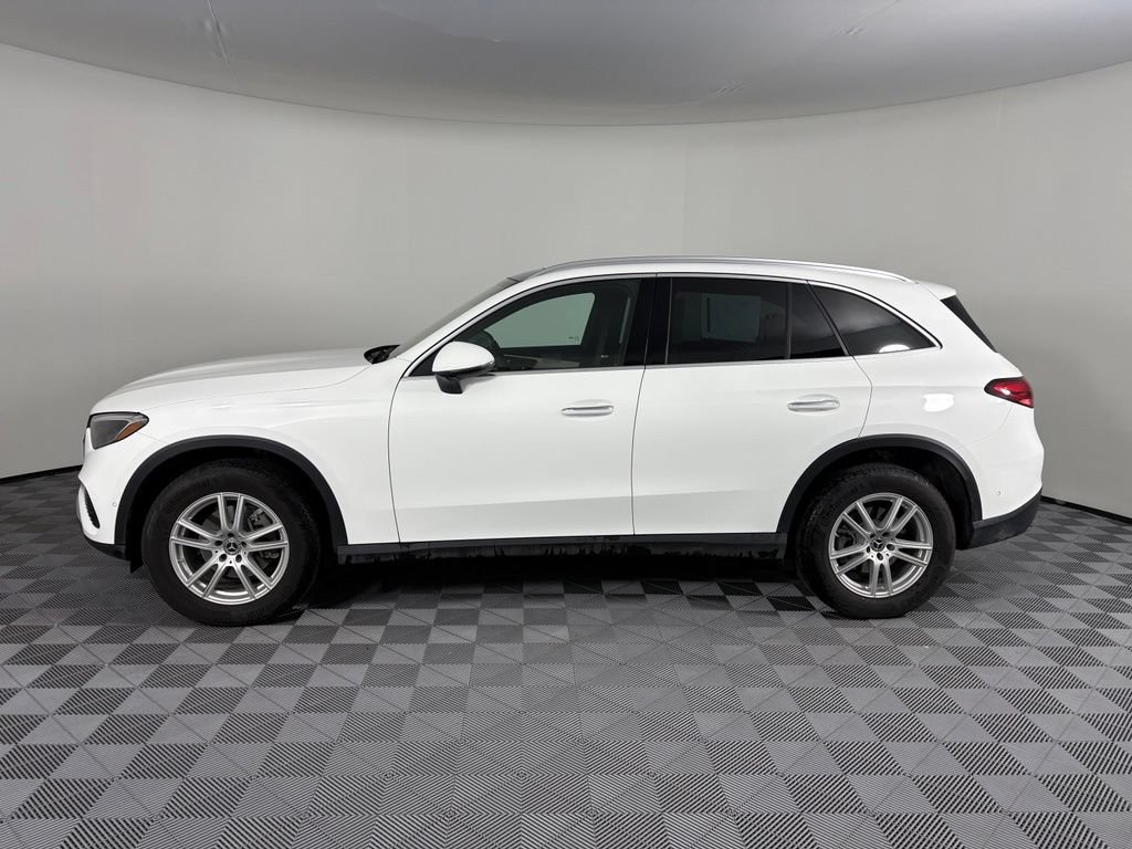 Certified 2025 Mercedes-Benz GLC 300 4MATIC image 4