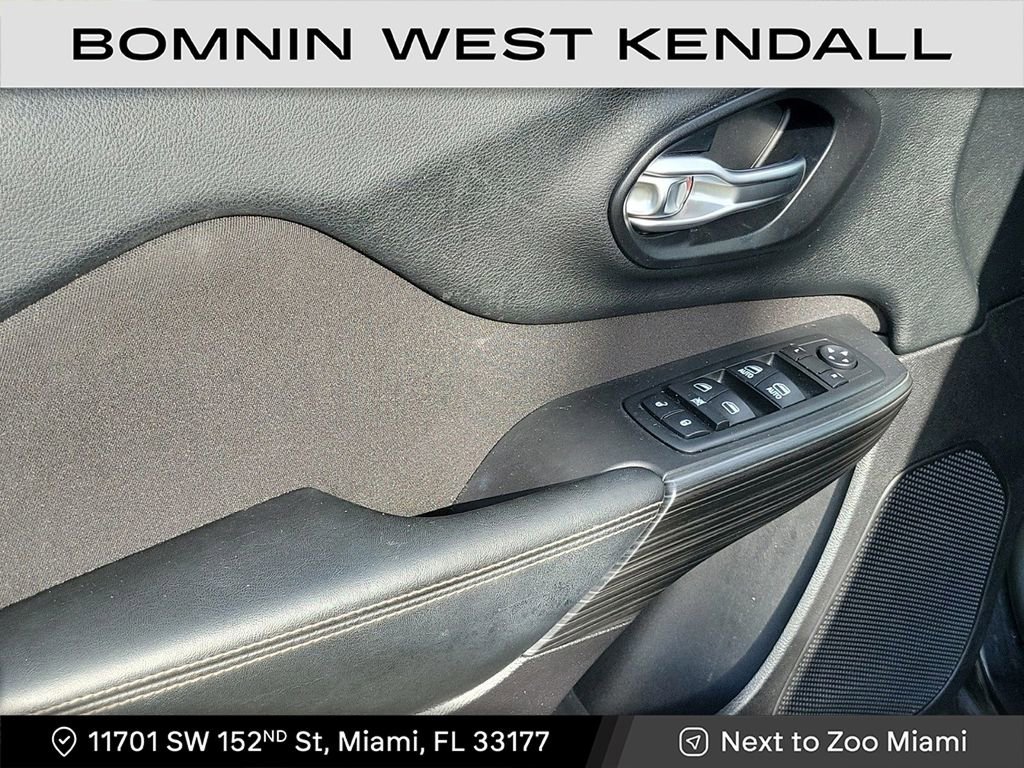 Used 2016 Jeep Cherokee Latitude w/ Trailer Tow Group image 16