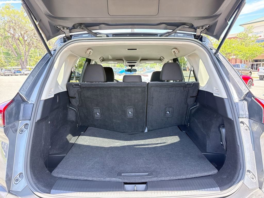 Used 2023 Nissan Rogue SV FWD image 26