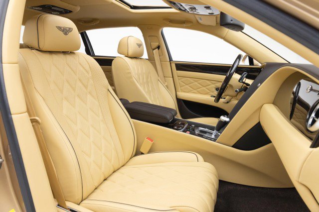 Used 2015 Bentley Flying Spur W12 image 4