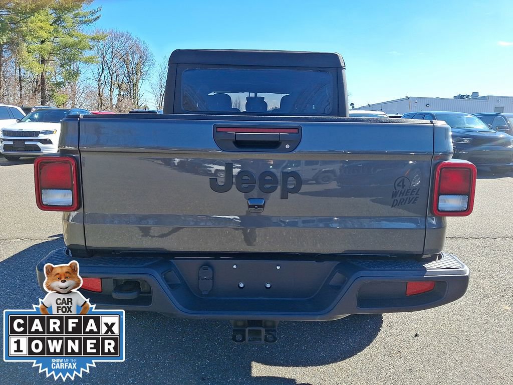 Used 2022 Jeep Gladiator Willys AWD/4WD image 5
