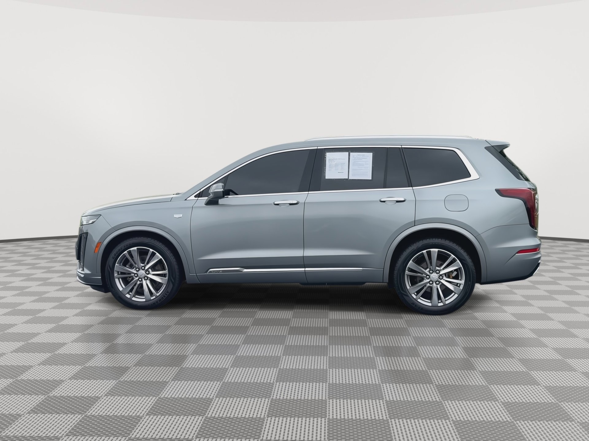 Certified 2023 Cadillac XT6 Premium Luxury FWD image 5