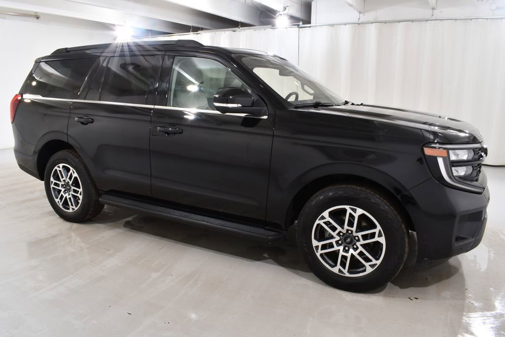 Used 2025 Ford Expedition Active image 5