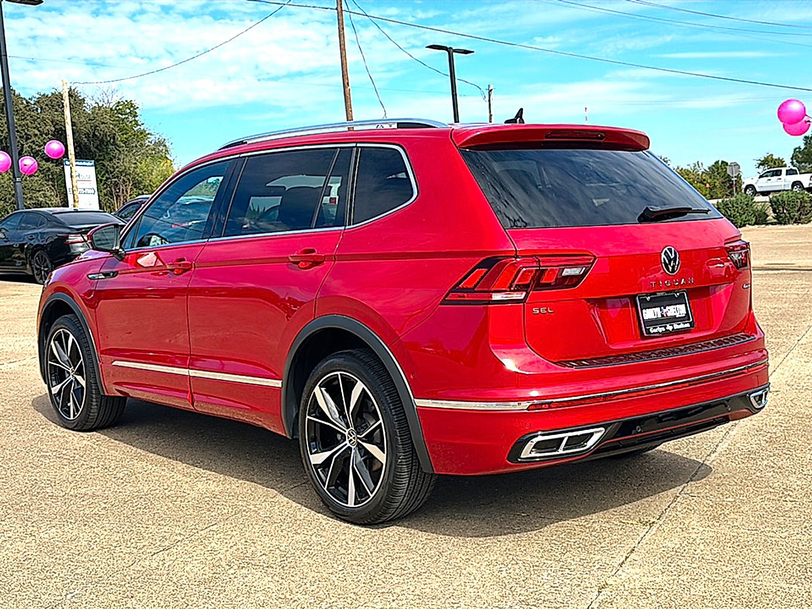 Used 2024 Volkswagen Tiguan SEL R-Line AWD/4WD image 6