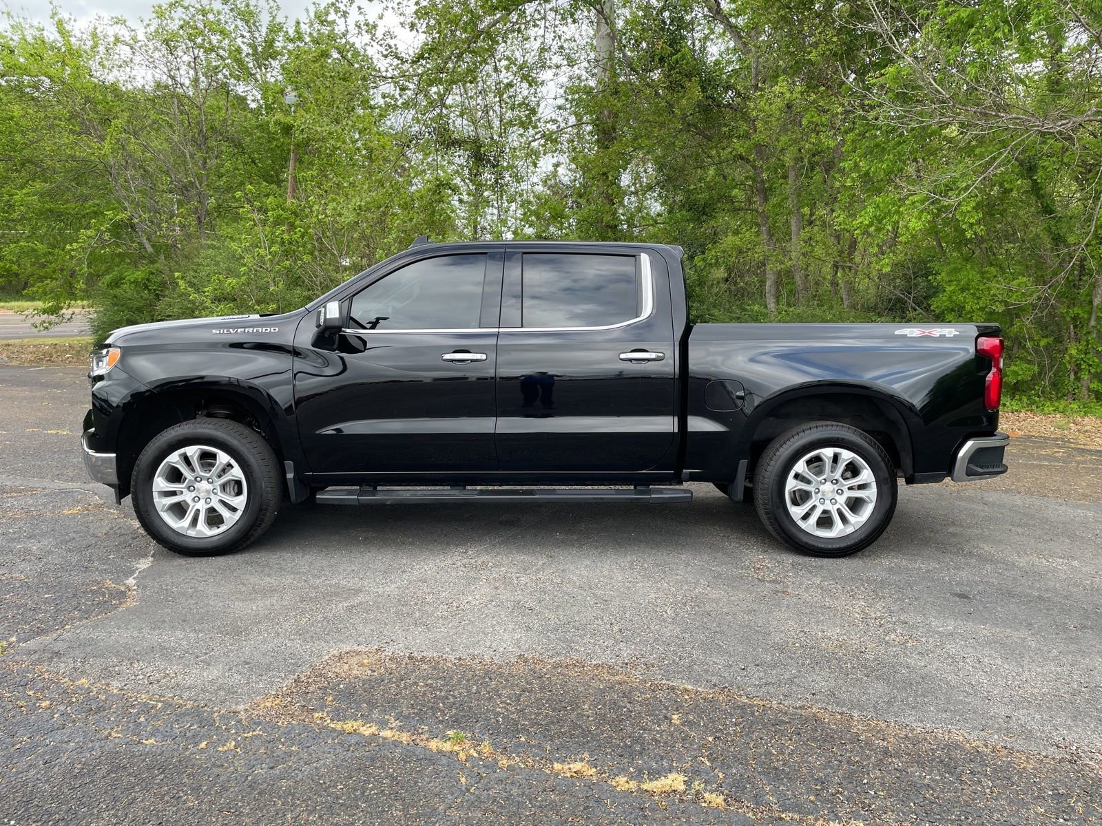 Used 2023 Chevrolet Silverado 1500 LTZ w/ LTZ Convenience Package II image 2