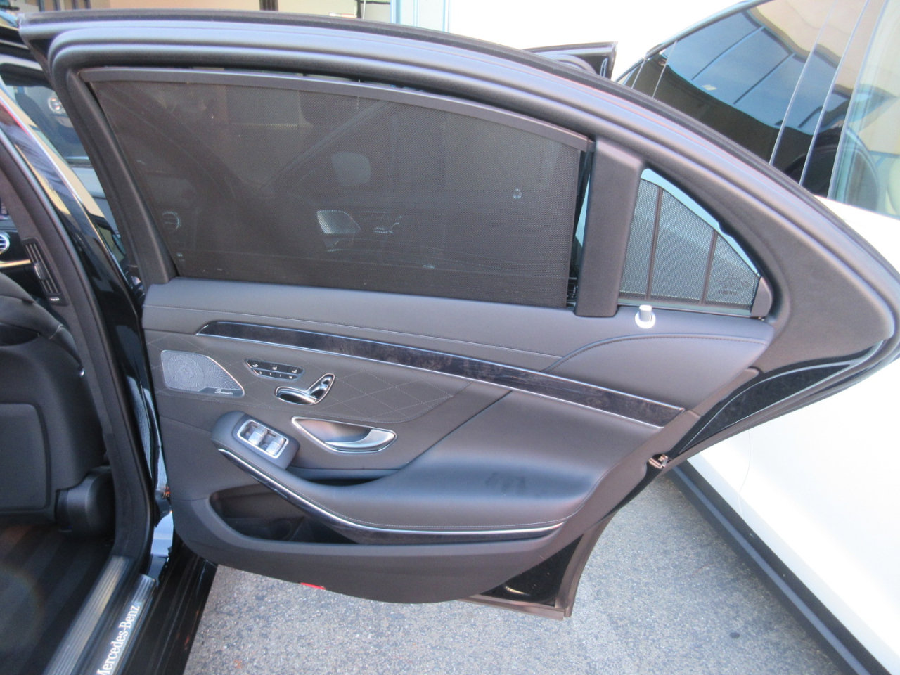 Used 2020 Mercedes-Benz S 560 Sedan w/ AMG Line Exterior image 31