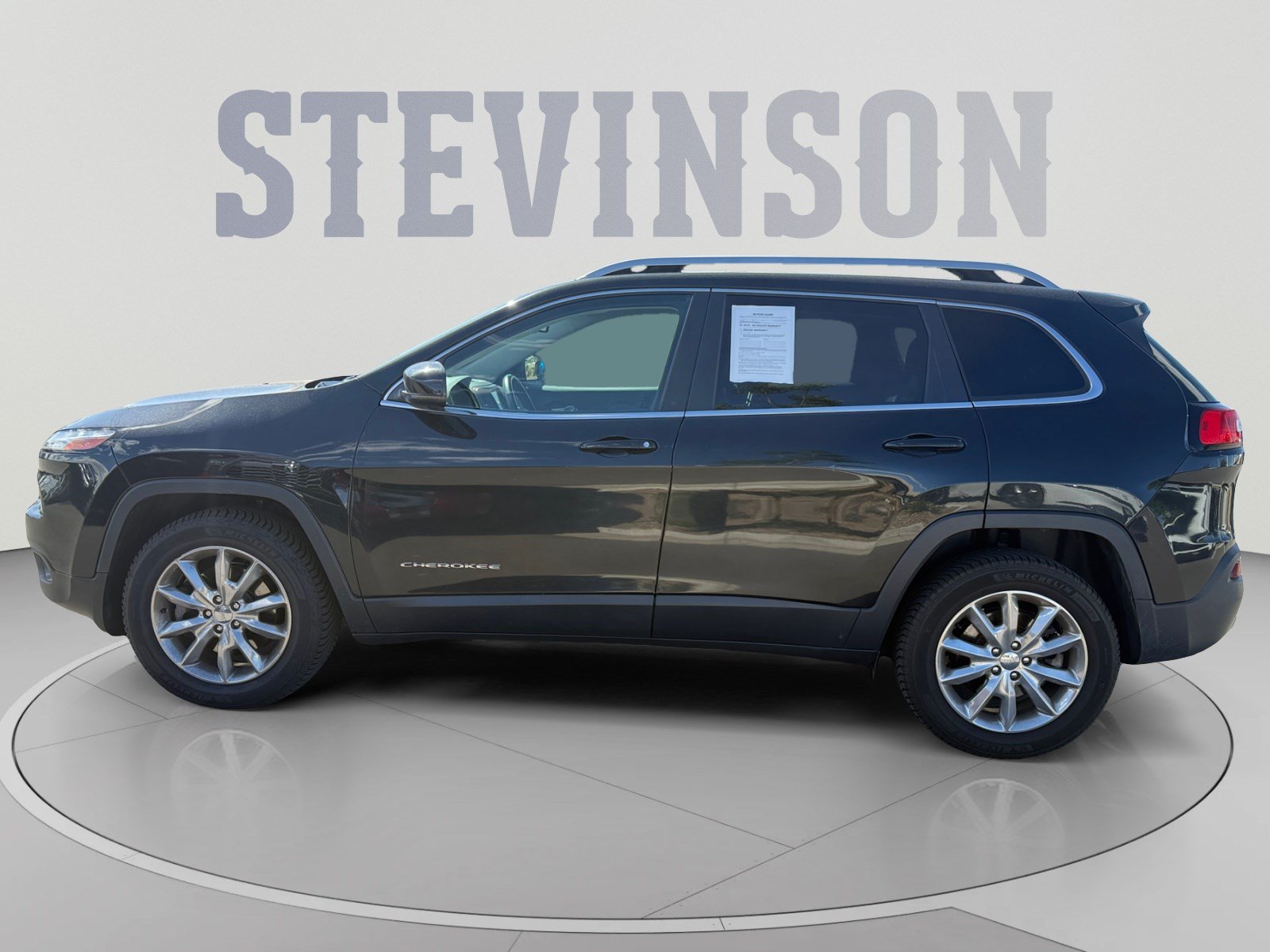 Used 2016 Jeep Cherokee Limited AWD/4WD image 2