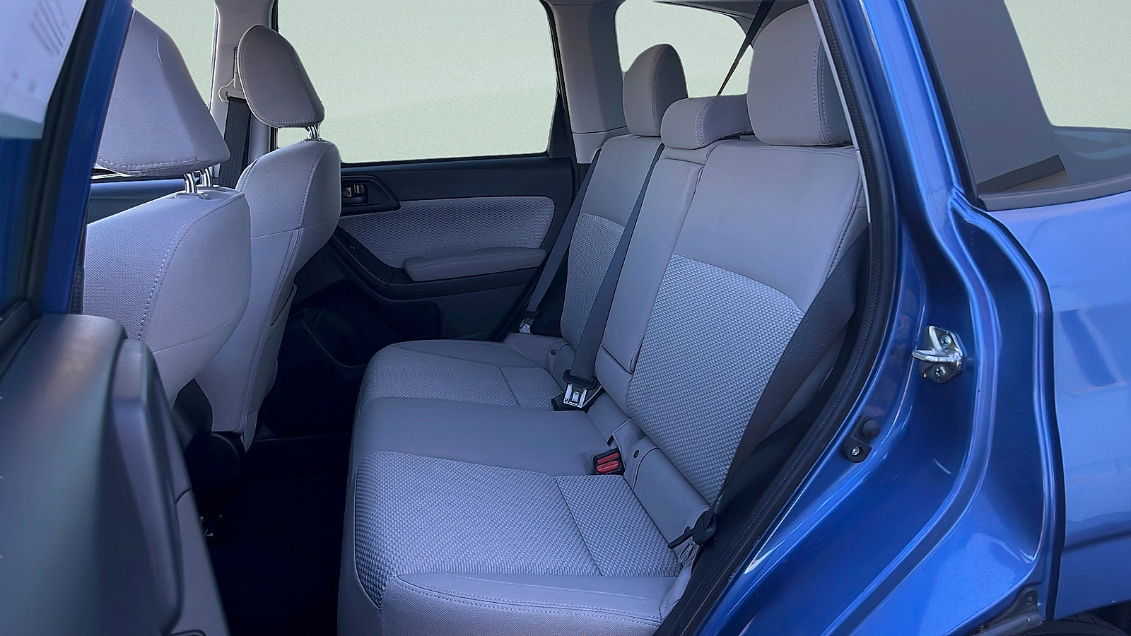 Used 2017 Subaru Forester 2.5i Premium w/ All-Weather Package AWD/4WD image 24