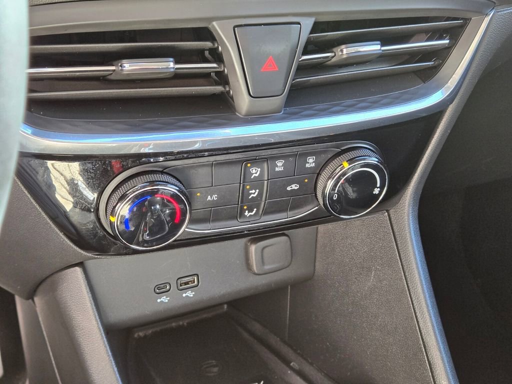 Used 2024 Buick Encore GX Sport Touring w/ Advanced Technology Package image 27