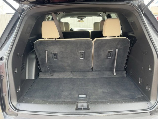 Used 2023 Chevrolet Traverse LS image 7