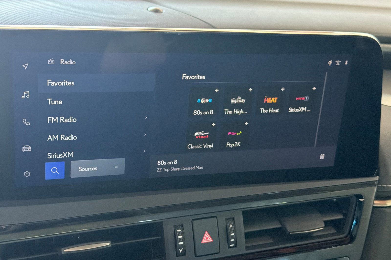 Used 2024 Lexus ES 300h w/ Luxury Package FWD image 17