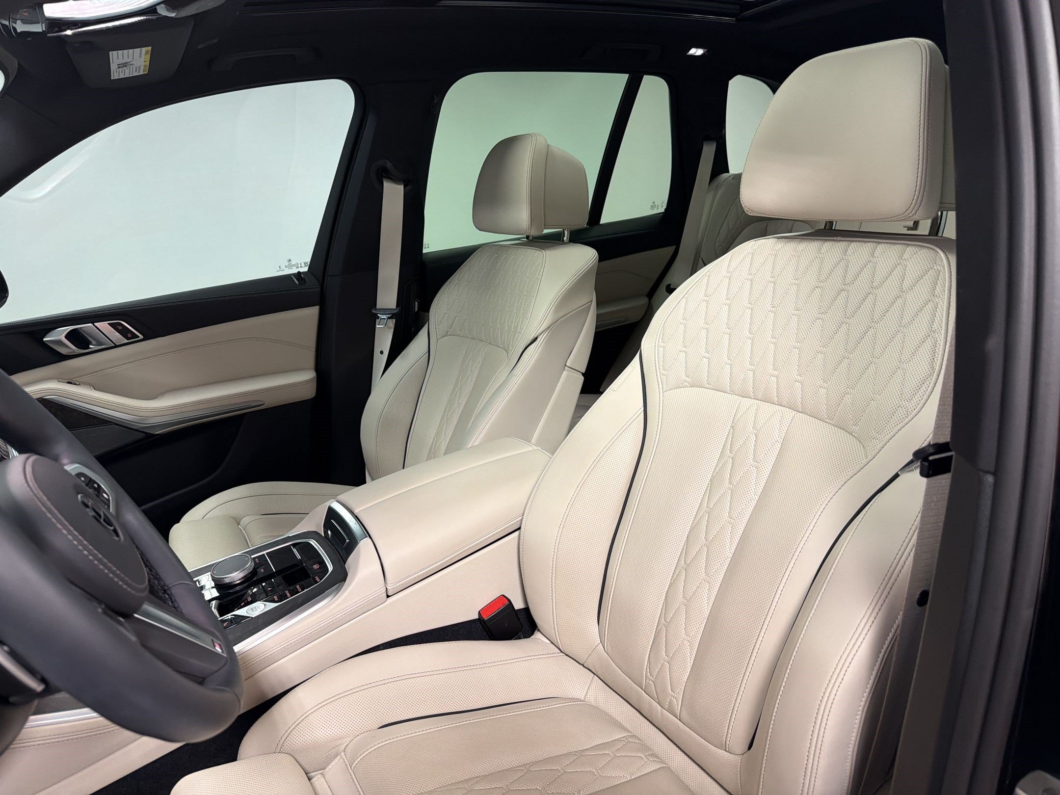 Certified 2025 BMW X5 sDrive40i w/ M Sport Package RWD image 5