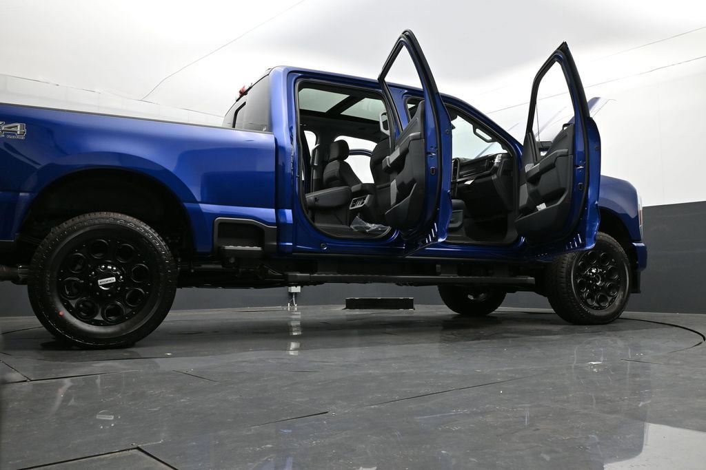 New 2026 Ford F350 Lariat w/ Black Appearance Package image 43