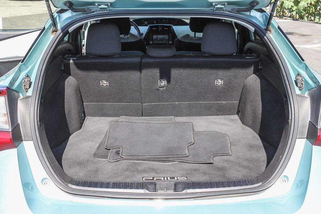 Used 2022 Toyota Prius LE image 31