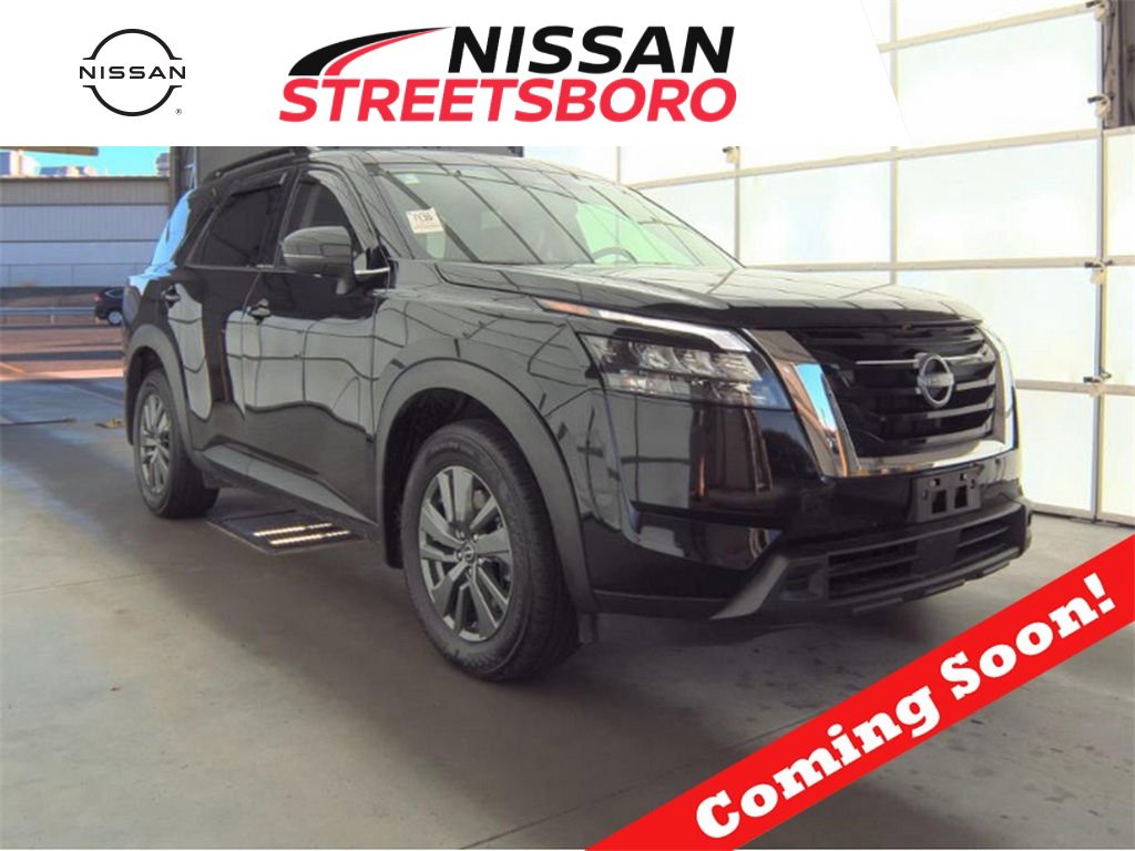 Used 2024 Nissan Pathfinder SV image 1