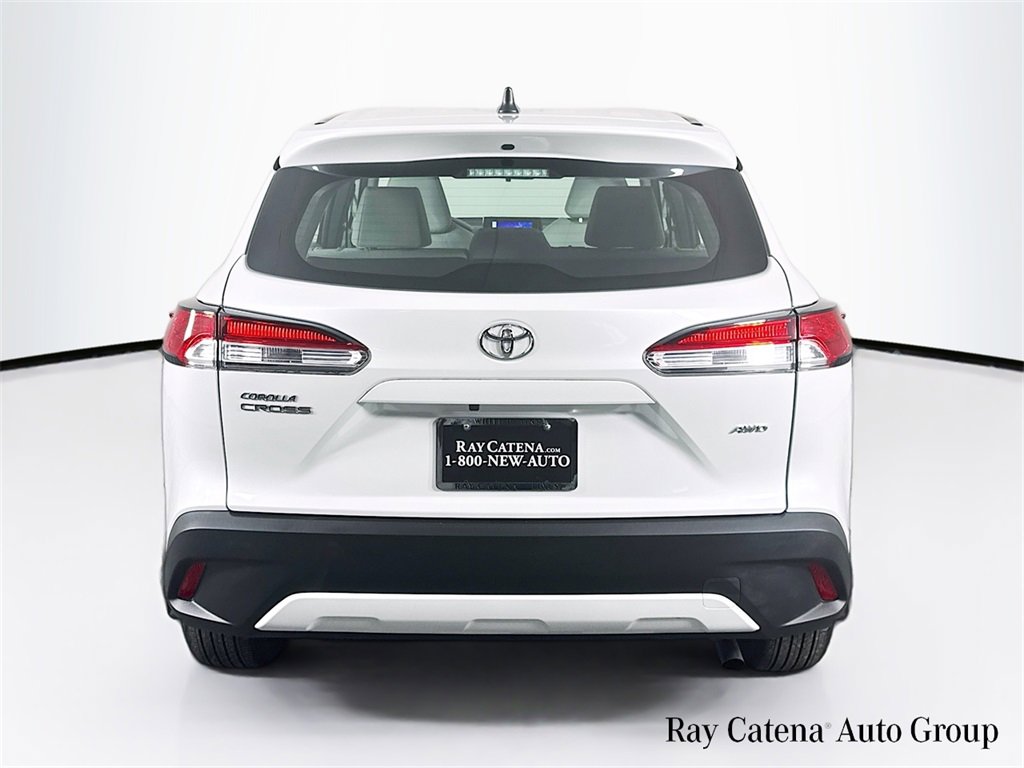 Used 2023 Toyota Corolla Cross L image 6