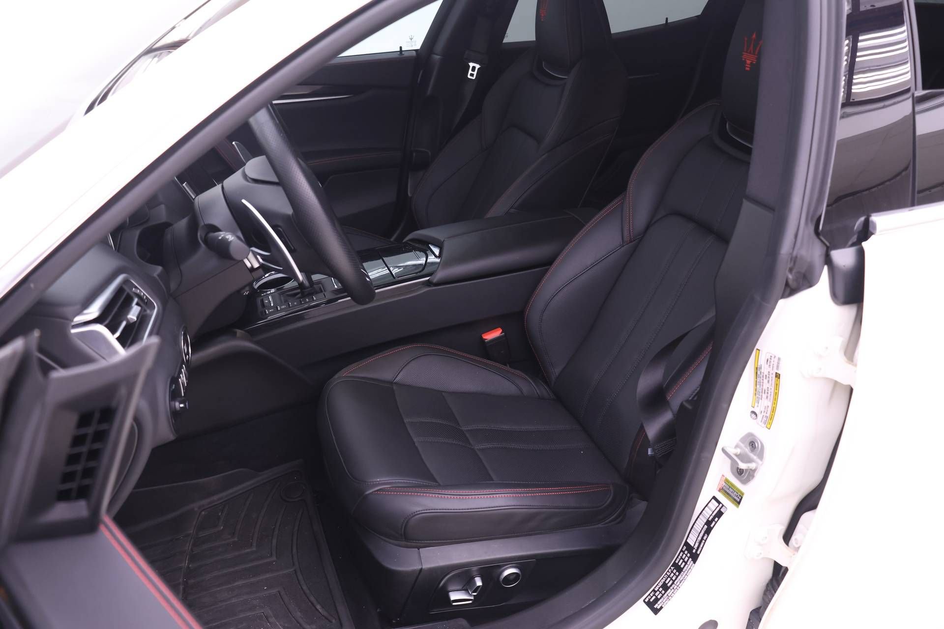 Used 2024 Maserati Ghibli Modena Q4 AWD/4WD image 7