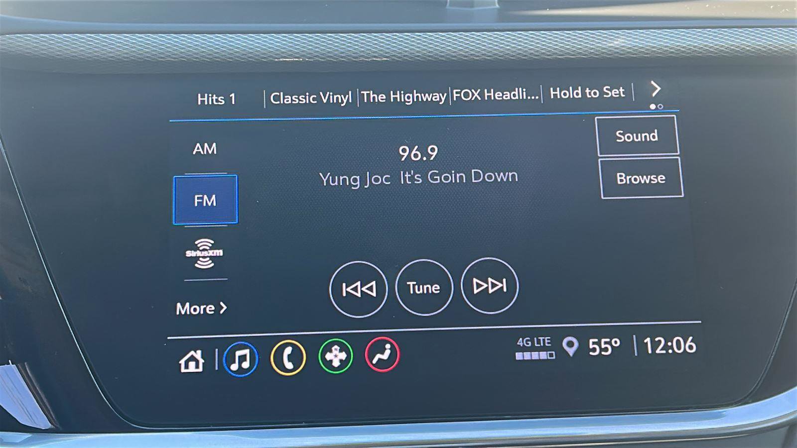 Certified 2023 Buick Encore GX Select w/ Safety Package II image 18