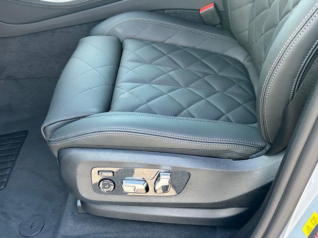 New 2026 BMW X5 xDrive50e w/ M Sport Package image 5
