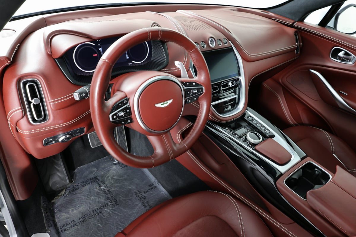 Used 2021 Aston Martin DBX image 21