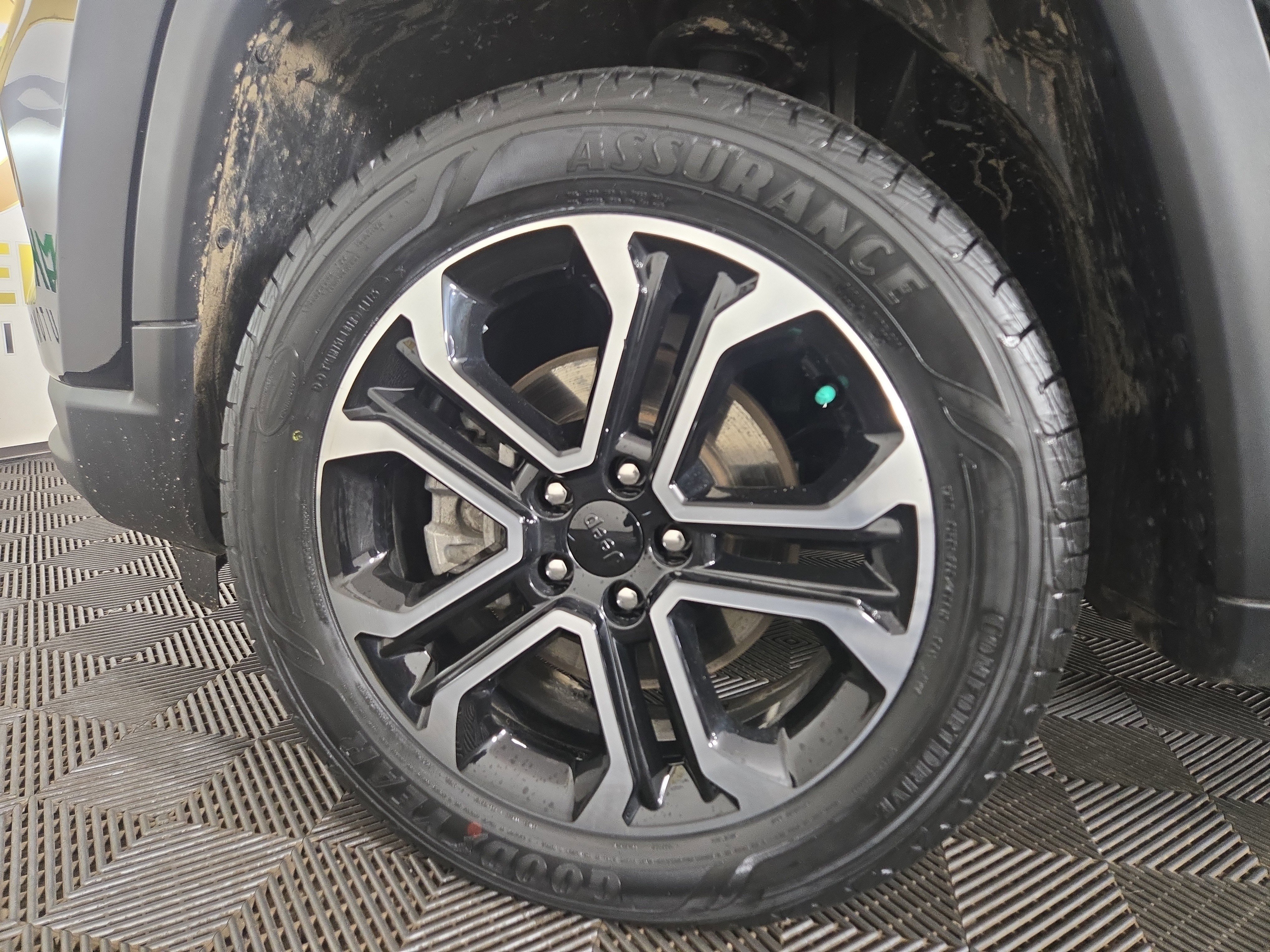 Used 2022 Jeep Compass Limited image 33