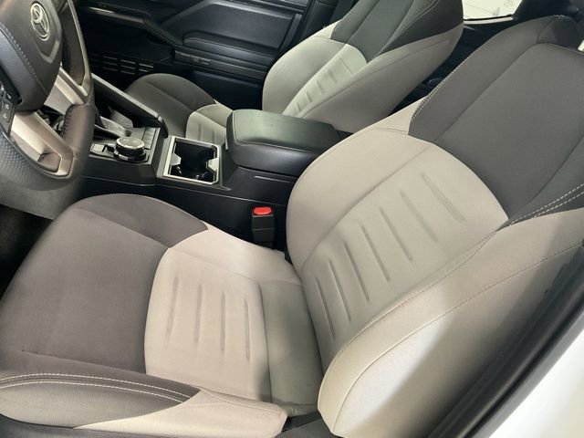 Used 2025 Toyota Tacoma TRD Sport w/ TRD Sport Upgrade Package image 11