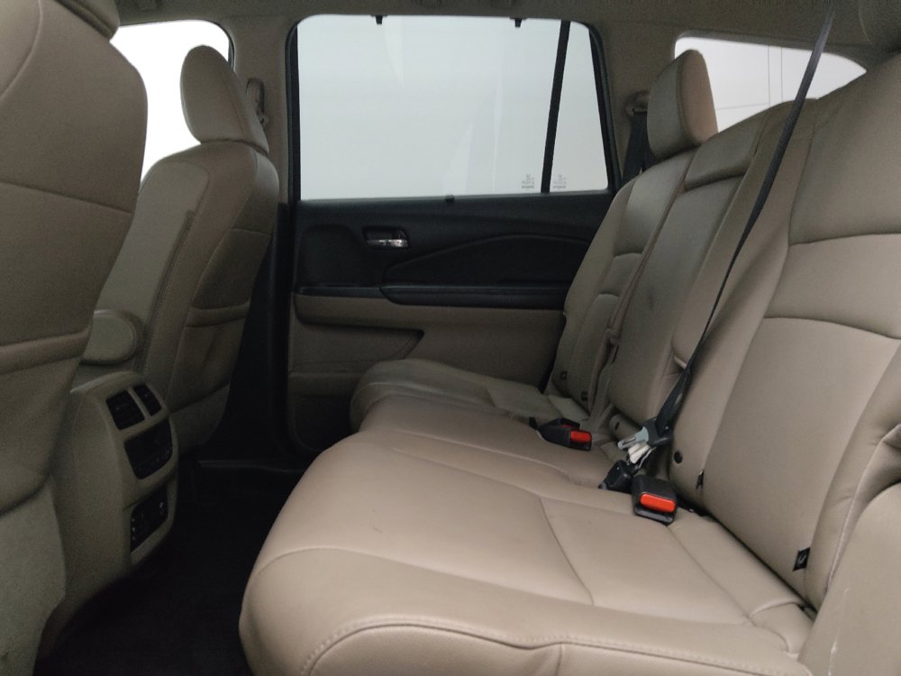 Used 2017 Honda Pilot Touring image 18