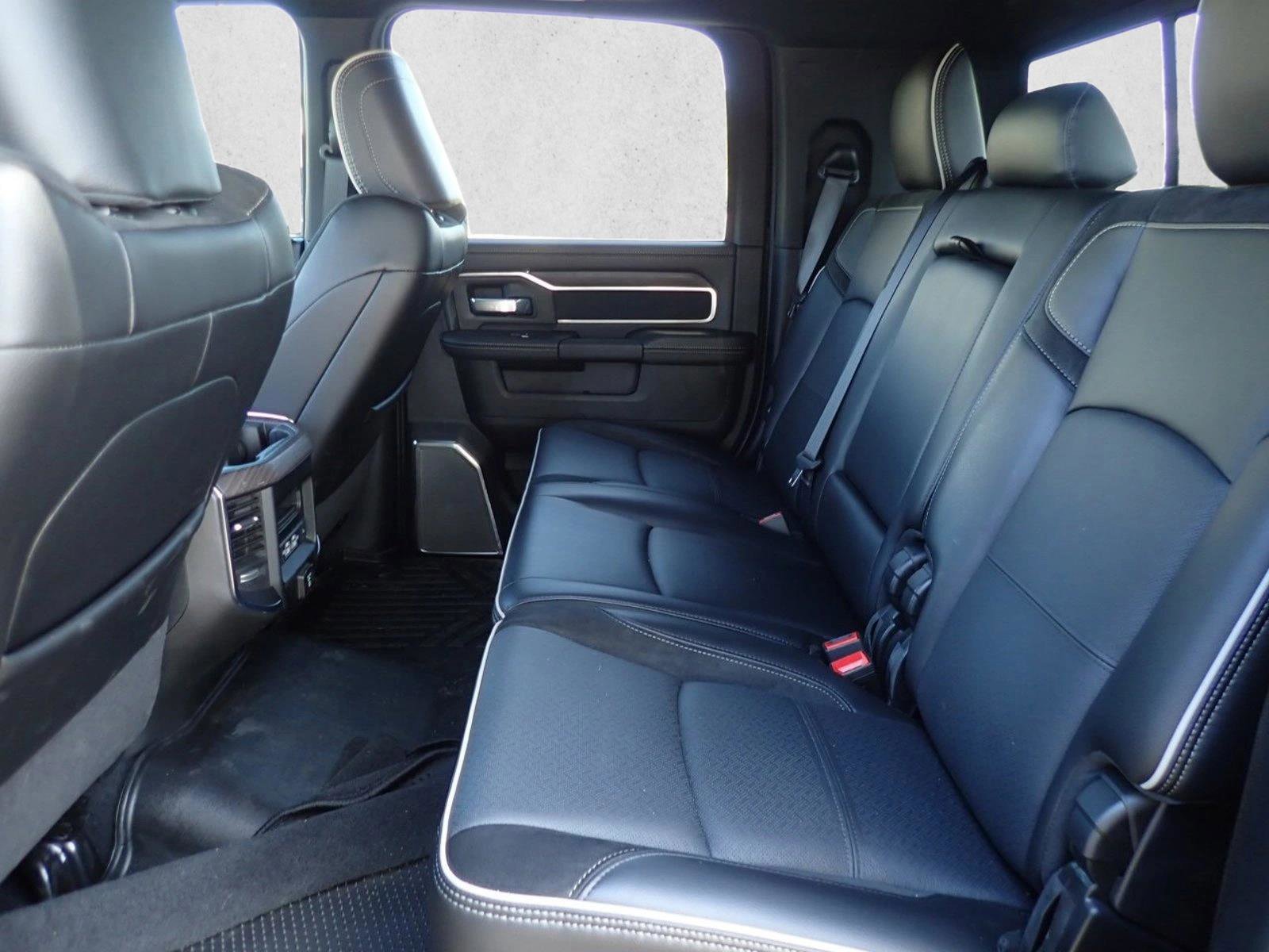 Used 2025 RAM 2500 Laramie AWD/4WD image 7