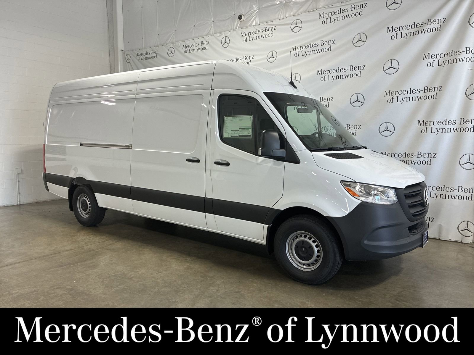 New 2025 Mercedes-Benz Sprinter 2500 image 1